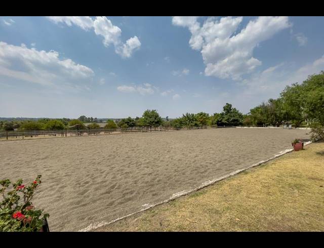 6 BEDROOM HOUSE FOR SALE IN KYALAMI AH